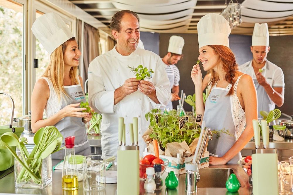 Forte Village Resort - Bouganville 산타마르게리타디풀라 외부 사진